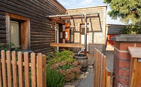 Haus unterm Mammutbaum - Elberadweg